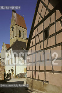 ( FRANCIA  )  ALSAZIA EGUISHEIM : UNA VIA DEL CENTRO  © 1999 Graziano Arici/Rosebud2 / GEO VINO