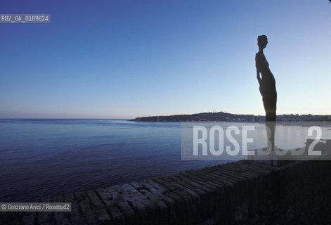 ( FRANCIA  )  PROVENCE-ALPES-COTE DAZUR ANTIBES : LA COSTA  © 1999 Graziano Arici/Rosebud2 / GEO COSTA AZZURRA