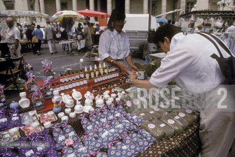 ( FRANCIA  )  PROVENCE-ALPES-COTE DAZUR AIX-EN-PROVENCE : MERCATO ERBE DI PROVENZA E LAVANDA  © 1999 Graziano Arici/Rosebud2 / GEO