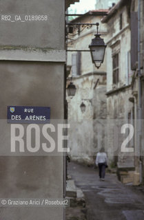 ( FRANCIA  )  PROVENCE-ALPES-COTE DAZUR ARLES : STRADA DEL CENTRO © 1999 Graziano Arici/Rosebud2 / GEO