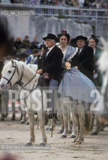 ( FRANCIA  )  PROVENCE-ALPES-COTE DAZUR ARLES : SPETTACOLO FOLKLORISTICO IN ARENA  © 1999 Graziano Arici/Rosebud2 / GEO COSTUME