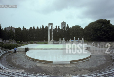 ( FRANCIA  )  PROVENCE-ALPES-COTE DAZUR ARLES : TEATRO ROMANO ANTICO © 1999 Graziano Arici/Rosebud2 / GEO
