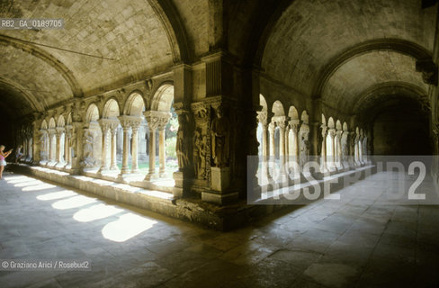 ( FRANCIA  )  PROVENCE-ALPES-COTE DAZUR ARLES : CHIOSTRO DELLA CHIESA DI ST-TROPHIME © 1999 Graziano Arici/Rosebud2 / GEO