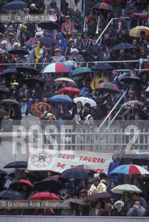 ( FRANCIA  )  PROVENCE-ALPES-COTE DAZUR ARLES : ARENA CORRIDA SPETTATORI © 1999 Graziano Arici/Rosebud2 / GEO