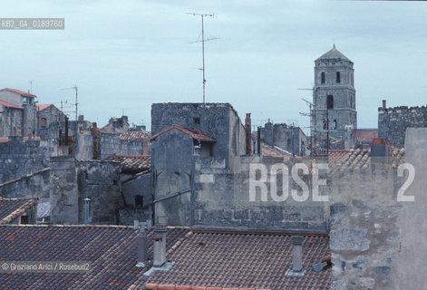 ( FRANCIA  )  PROVENCE-ALPES-COTE DAZUR ARLES : TERME © 1999 Graziano Arici/Rosebud2 / GEO