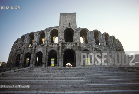 ( FRANCIA  )  PROVENCE-ALPES-COTE DAZUR ARLES : ARENA ROMANA © 1999 Graziano Arici/Rosebud2 / GEO ANFITEATRO