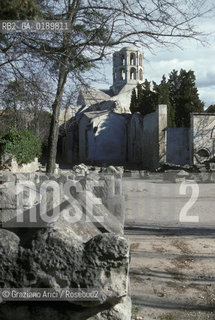 ( FRANCIA  )  PROVENCE-ALPES-COTE DAZUR ARLES : LA NECROPOLI DEGLI ALYSCAMPS  © 1999 Graziano Arici/Rosebud2 / GEO CIMITERO