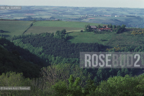 ( FRANCIA  )  MIDI-PYRENEES  ALTIPIANO DELLAUBRAC  © 1999 Graziano Arici/Rosebud2 / GEO
