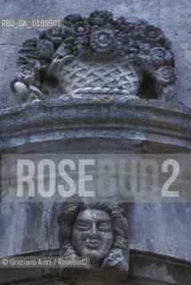 ( FRANCIA  )  PROVENCE-ALPES-COTE DAZUR  LES BAUX-DE-PROVENCE : MASCHERONE © 1999 Graziano Arici/Rosebud2 / GEO