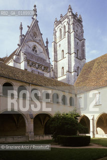 ( FRANCIA  )  RHONE-ALPES  BOURG-EN-BRESSE : CHIESA DI BROU CHIOSTRO © 1999 Graziano Arici/Rosebud2 / GEO ARCHITETTURA GOTICO-FIAMMEGGIANTE