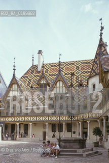 ( FRANCIA  )  BORGOGNA  BEAUNE : HOTEL-DIEU © 1999 Graziano Arici/Rosebud2 / GEO OSPEDALE ARCHITETTURA FIAMMINGA