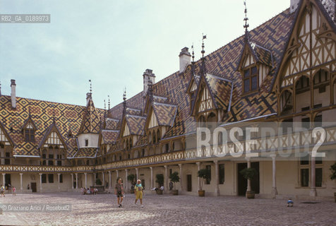 ( FRANCIA  )  BORGOGNA  BEAUNE : HOTEL-DIEU © 1999 Graziano Arici/Rosebud2 / GEO OSPEDALE ARCHITETTURA FIAMMINGA
