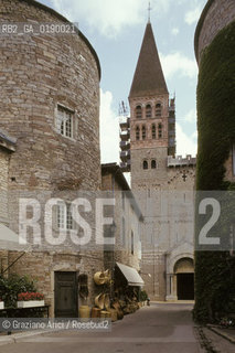 ( FRANCIA  )  BORGOGNA  TOURNOUS : CHIESA DI ST-PHILIBERT © 1999 Graziano Arici/Rosebud2 / GEO