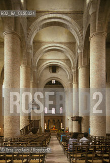 ( FRANCIA  )  BORGOGNA  TOURNOUS : CHIESA DI ST-PHILIBERT © 1999 Graziano Arici/Rosebud2 / GEO ROMANICO BORGOGNONE