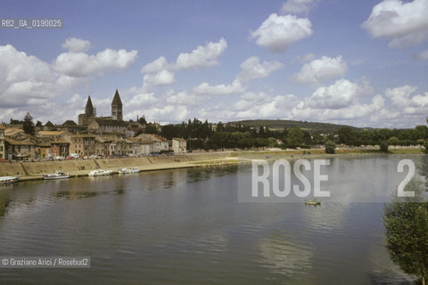 ( FRANCIA  )  BORGOGNA  TOURNOUS : IL PAESE E FIUME SAONA © 1999 Graziano Arici/Rosebud2 / GEO