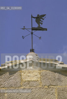 ( FRANCIA  )  PROVENCE-ALPES-COTE DAZUR PARCO NATURALE DELLA CAMARGUE : BANDERUOLA SEGNAVENTOI © 1999 Graziano Arici/Rosebud2 / GEO