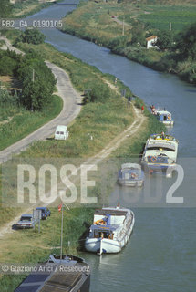 ( FRANCIA  )  PROVENCE-ALPES-COTE DAZUR CANALE DEL RODANO © 1999 Graziano Arici/Rosebud2 / GEO