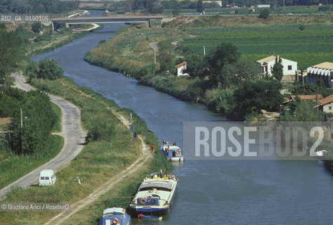 ( FRANCIA  )  PROVENCE-ALPES-COTE DAZUR CANALE DEL RODANO © 1999 Graziano Arici/Rosebud2 / GEO