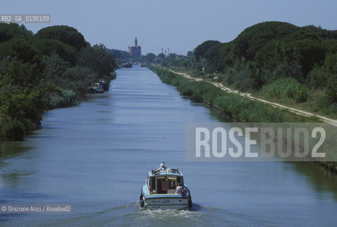 ( FRANCIA  )  PROVENCE-ALPES-COTE DAZUR CANALE DEL RODANO © 1999 Graziano Arici/Rosebud2 / GEO