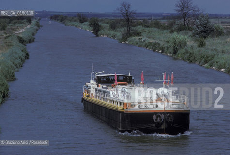 ( FRANCIA  )  PROVENCE-ALPES-COTE DAZUR CANALE DEL RODANO © 1999 Graziano Arici/Rosebud2 / GEO