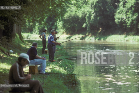( FRANCIA  )  MIDI-PYRENEES CANAL DU MIDI : PESCA  © 1999 Graziano Arici/Rosebud2 / GEO