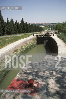 ( FRANCIA  )  LANGUEDOC-ROUSSILLON  BEZIERS : LE NOVE CHIUSE DEL CANAL DU MIDI © 1999 Graziano Arici/Rosebud2 / GEO CANALE