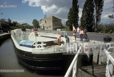( FRANCIA  )  LANGUEDOC-ROUSSILLON  BEZIERS : LE NOVE CHIUSE DEL CANAL DU MIDI © 1999 Graziano Arici/Rosebud2 / GEO CANALE