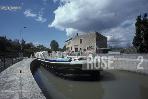 ( FRANCIA  )  LANGUEDOC-ROUSSILLON  BEZIERS : LE NOVE CHIUSE DEL CANAL DU MIDI © 1999 Graziano Arici/Rosebud2 / GEO CANALE