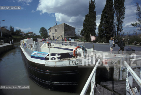 ( FRANCIA  )  LANGUEDOC-ROUSSILLON  BEZIERS : LE NOVE CHIUSE DEL CANAL DU MIDI © 1999 Graziano Arici/Rosebud2 / GEO CANALE