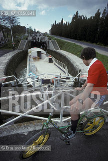 ( FRANCIA  )  LANGUEDOC-ROUSSILLON  BEZIERS : LE NOVE CHIUSE DEL CANAL DU MIDI © 1999 Graziano Arici/Rosebud2 / GEO CANALE BICICLETTA