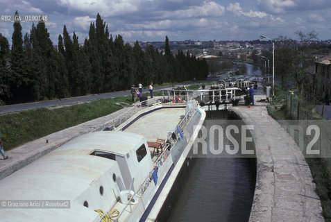 ( FRANCIA  )  LANGUEDOC-ROUSSILLON  BEZIERS : LE NOVE CHIUSE DEL CANAL DU MIDI © 1999 Graziano Arici/Rosebud2 / GEO CANALE