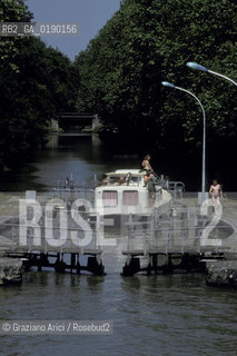 ( FRANCIA  )  LANGUEDOC-ROUSSILLON  BEZIERS : LE NOVE CHIUSE DEL CANAL DU MIDI © 1999 Graziano Arici/Rosebud2 / GEO CANALE