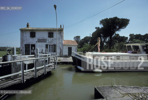 ( FRANCIA  )  LANGUEDOC-ROUSSILLON  BEZIERS : LE NOVE CHIUSE DEL CANAL DU MIDI © 1999 Graziano Arici/Rosebud2 / GEO CANALE