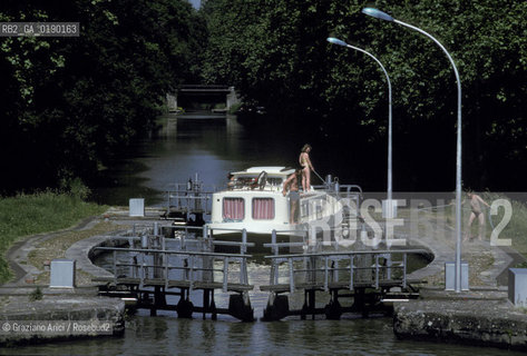( FRANCIA  )  LANGUEDOC-ROUSSILLON  BEZIERS : LE NOVE CHIUSE DEL CANAL DU MIDI © 1999 Graziano Arici/Rosebud2 / GEO CANALE
