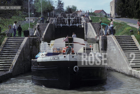 ( FRANCIA  )  LANGUEDOC-ROUSSILLON  BEZIERS : LE NOVE CHIUSE DEL CANAL DU MIDI © 1999 Graziano Arici/Rosebud2 / GEO CANALE BARCA