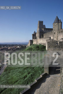 ( FRANCIA  )  LANGUEDOC-ROUSSILLON  CARCASSONNE : LA CITE MURA E PORTA DAUDE © 1999 Graziano Arici/Rosebud2 / GEO CASTELLO ERESIA CATARA CATARI
