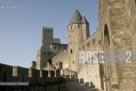 ( FRANCIA  )  LANGUEDOC-ROUSSILLON  CARCASSONNE : LA CITE MURA E PORTA DAUDE © 1999 Graziano Arici/Rosebud2 / GEO CASTELLO ERESIA CATARA CATARI