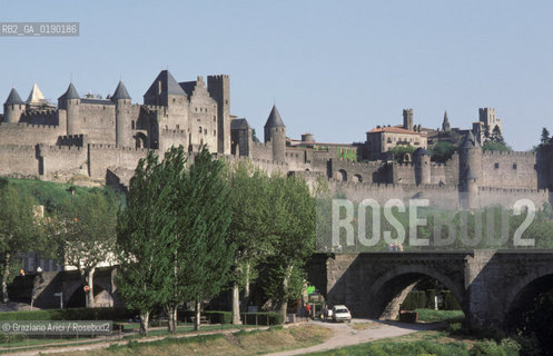 ( FRANCIA  )  LANGUEDOC-ROUSSILLON  CARCASSONNE : LA CITE  LE MURA  © 1999 Graziano Arici/Rosebud2 / GEO CASTELLO ERESIA CATARA CATARI