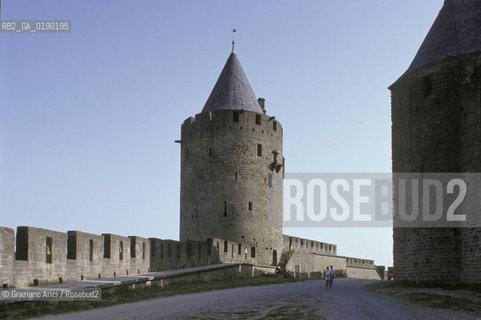 ( FRANCIA  )  LANGUEDOC-ROUSSILLON  CARCASSONNE : LA CITE LE MURA INTERNE © 1999 Graziano Arici/Rosebud2 / GEO CASTELLO ERESIA CATARA CATARI