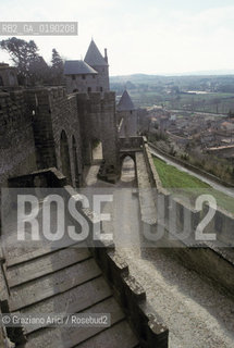 ( FRANCIA  )  LANGUEDOC-ROUSSILLON  CARCASSONNE : LA CITE MURA E PORTA DAUDE © 1999 Graziano Arici/Rosebud2 / GEO CASTELLO ERESIA CATARA CATARI
