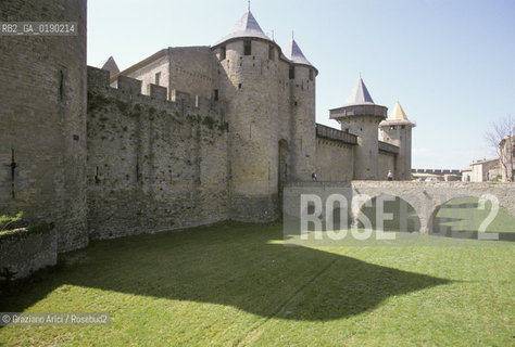 ( FRANCIA  )  LANGUEDOC-ROUSSILLON  CARCASSONNE : LA CITE IL CASTELLO DEL CONTE © 1999 Graziano Arici/Rosebud2 / GEO CASTELLO ERESIA CATARA CATARI