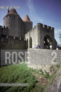 ( FRANCIA  )  LANGUEDOC-ROUSSILLON  CARCASSONNE : LA CITE LA PORTA NARBONNAISE © 1999 Graziano Arici/Rosebud2 / GEO CASTELLO ERESIA CATARA CATARI