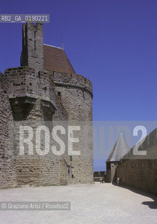 ( FRANCIA  )  LANGUEDOC-ROUSSILLON  CARCASSONNE : LA CITE LA CINTA DELLE MURA INTERNE © 1999 Graziano Arici/Rosebud2 / GEO CASTELLO ERESIA CATARA CATARI