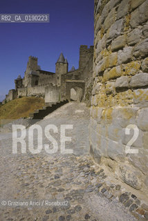 ( FRANCIA  )  LANGUEDOC-ROUSSILLON  CARCASSONNE : LA CITE MURA E PORTA DAUDE © 1999 Graziano Arici/Rosebud2 / GEO CASTELLO ERESIA CATARA CATARI