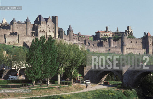 ( FRANCIA  )  LANGUEDOC-ROUSSILLON  CARCASSONNE : LA CITE LE MURA  © 1999 Graziano Arici/Rosebud2 / GEO CASTELLO ERESIA CATARA CATARI