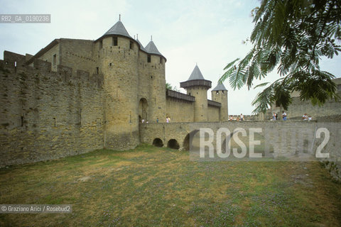 ( FRANCIA  )  LANGUEDOC-ROUSSILLON  CARCASSONNE : LA CITE IL CASTELLO DEL CONTE © 1999 Graziano Arici/Rosebud2 / GEO CASTELLO ERESIA CATARA CATARI