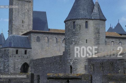 ( FRANCIA  )  LANGUEDOC-ROUSSILLON  CARCASSONNE : LA CITE MURA DEL CASTELLO DEL CONTE © 1999 Graziano Arici/Rosebud2 / GEO CASTELLO ERESIA CATARA CATARI