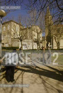 ( FRANCIA  )  MIDI-PYRENEES CASTELNAUDARY : GIOCO DE LA PETANQUE © 1999 Graziano Arici/Rosebud2 / GEO