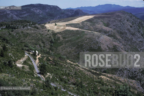 ( FRANCIA  )  LANGUEDOC-ROUSSILLON  CORNICHE DE LE CEVENNES © 1999 Graziano Arici/Rosebud2 / GEO