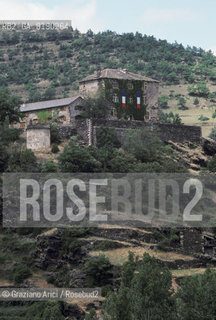 ( FRANCIA  )  LANGUEDOC-ROUSSILLON  CORNICHE DE LE CEVENNES © 1999 Graziano Arici/Rosebud2 / GEO